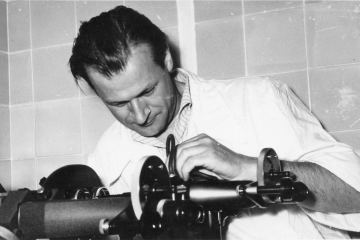 8 Przy spektrofotometrze_ok 1960