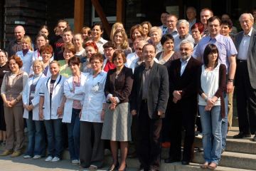 12 Zakład Biologii Nowotworów 2010_MCh stoi po prawej