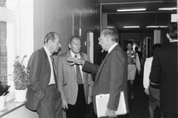 9 od lewej MCh_prof Hilary Koprowski-wynalazca szczepionki polio_prof Robert Gallo-odkrywca wirusa HIV_Gliwice 1995